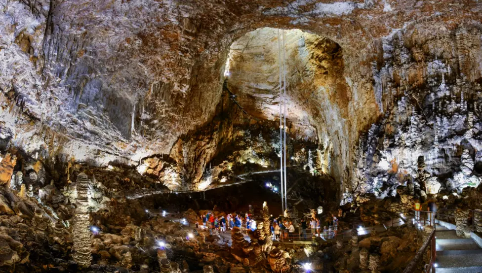 Самая большая пещера в мире Гротта-гигант, Италия — информация, интересные факты, видео, входные билеты, GPS